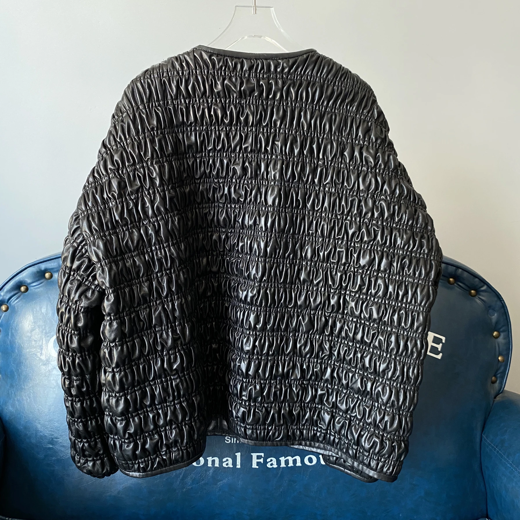 ヨーロッパ製 スエード本革 ジャケット コットン裏地付き 暖かい スリムフィット ラウンドネック キルティング柄 冬用アウター