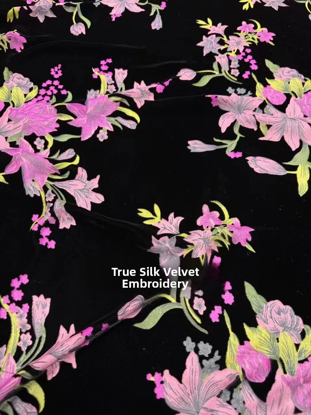 

Черная бархатная ткань с вышитыми лилиями для платьев, шелковая ткань с вытравленным рисунком, для домашнего декора, рукоделия, профессионального дизайна, подарков