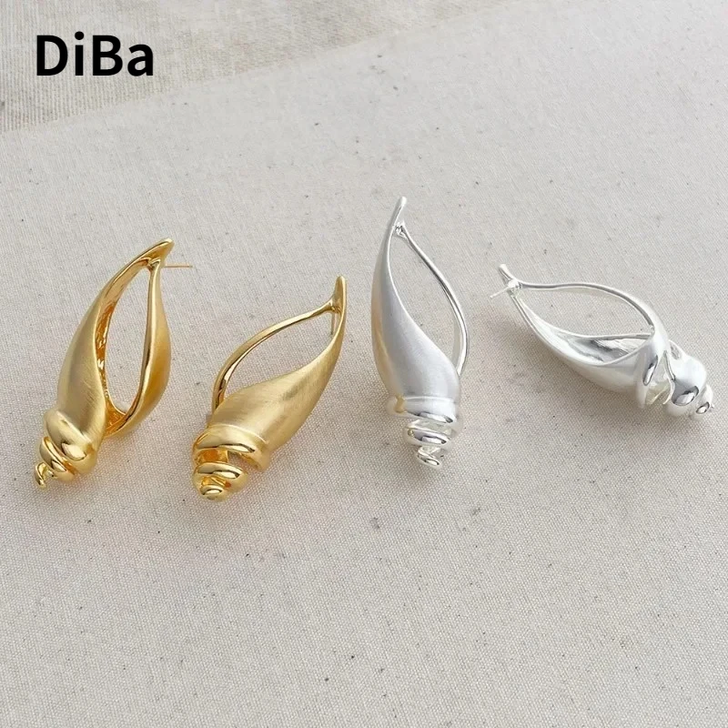 

Trendy Jewelry Sweet Korean Temperament Metal Conch Shape Earrings For Women Gifts Simply Design Ear Accessories Hot Sale