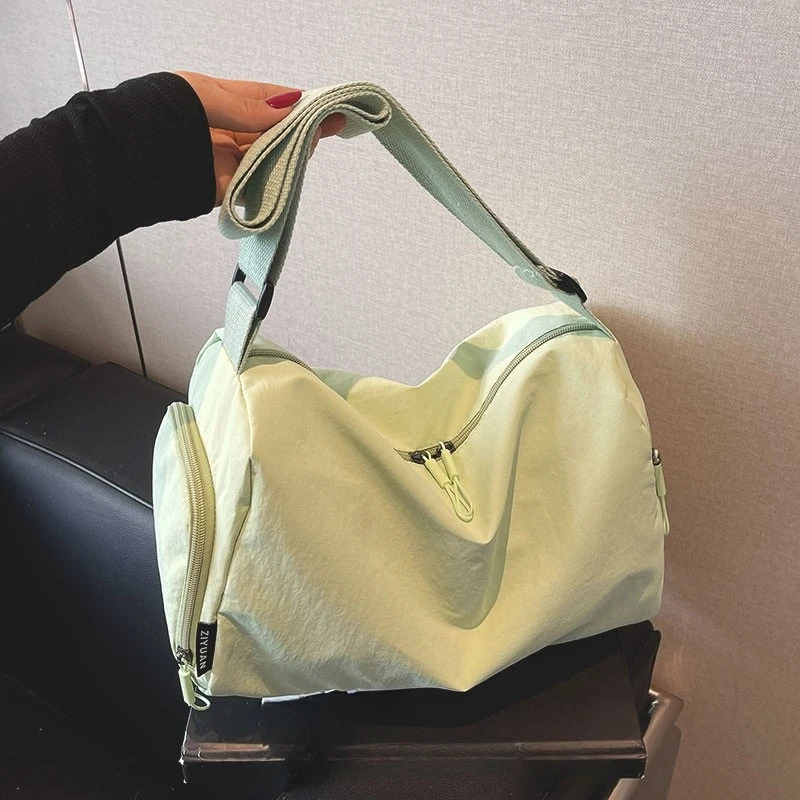 Lightweight leisure large capacity travel bag women's sports fitness yoga bag storage portable crossbody backpack luggage bag
