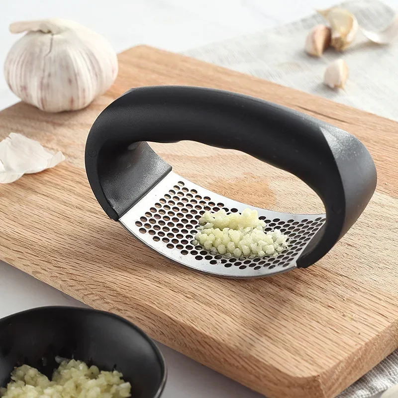 Garlic Press  Manual Garlic Mashed Stainless Steel Garlic Mincer Chopping Garlic Kitchen Gadgets Garlic Chopper with Peeler