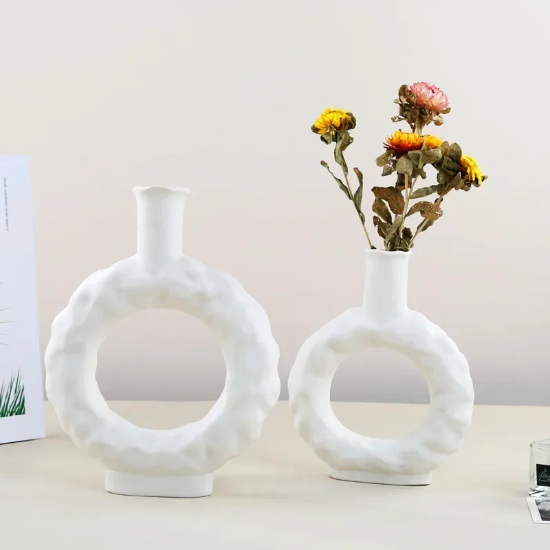 

Creative minimalist style plain ceramic vase living room room desktop flower arrangement handicraft flower home style decoration