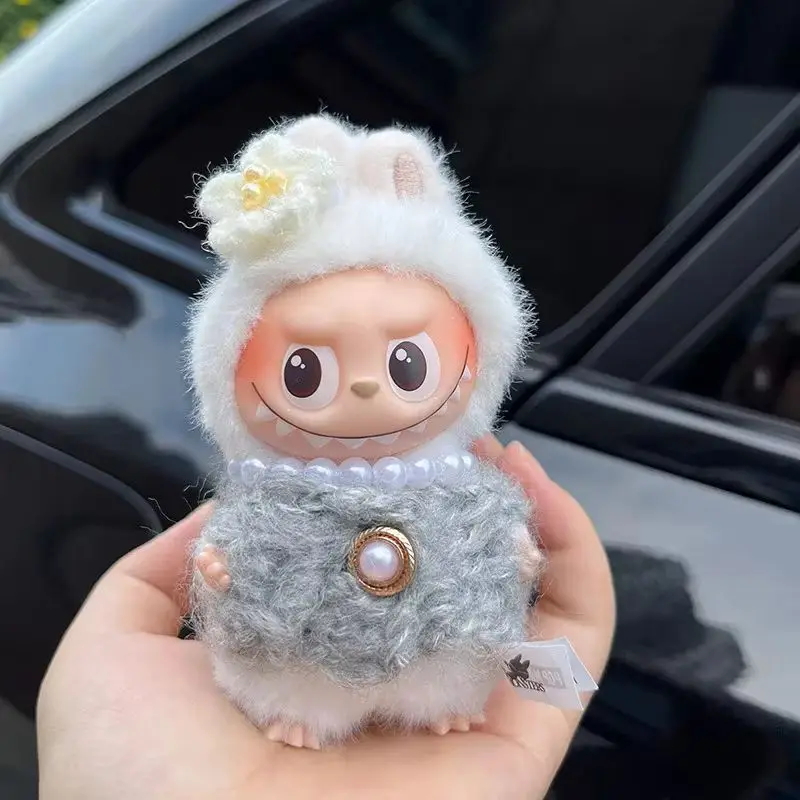 

Labubu 4.0 Mini Doll Fashion Set with Fragrant Wind Wool Vest And Pearl Necklace Doll Accessories for Collectors And Toy Lovers