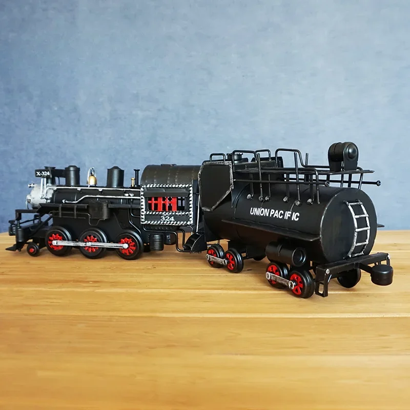 Retro รถไฟไอน้ํารุ่นดีบุกหัวรถจักรตกแต่งบ้านตกแต่งไวน์ตู้ตกแต่ง Cafe รถไฟของเล่น
