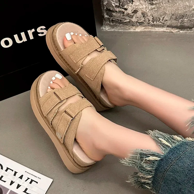 Thick-soled non-slip soft-soled slippers for women to wear outside summer 2024 new casual sandals retro flatform open-toesandals