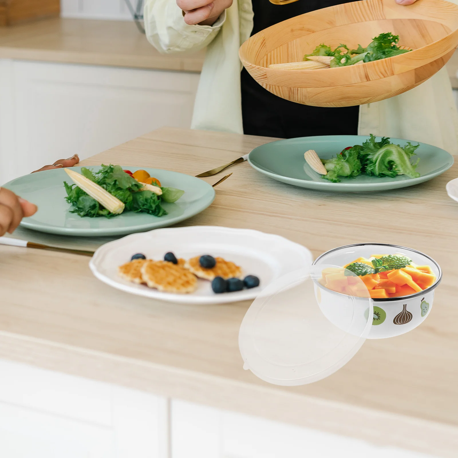 

5Pcs Deep Enamel Bowls with Lids Food Storage Containers for Household Salad Soup Noodle Use Enamel Bowl Bowls with Lids