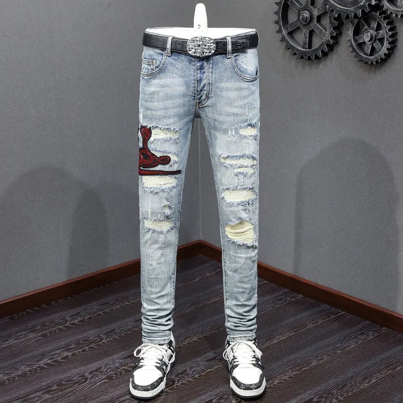 

Street Fashion Men Jeans Retro Light Blue Stretch Skinny Fit Ripped Jeans Men Embroidery Patched Designer Hip Hop Brand Pants