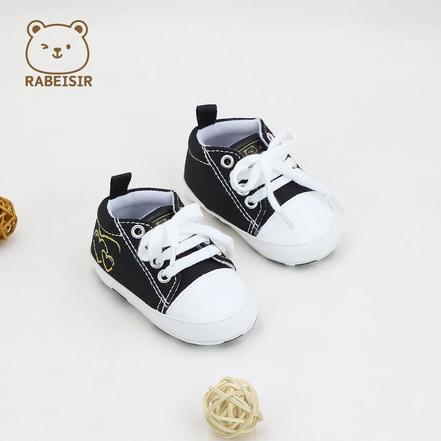 

Spring and Autumn Baby Canvas Shoes 0-1.5 Years Old Infant and Toddler Pre-Step Shoes Soft Sole Comfortable Love Style