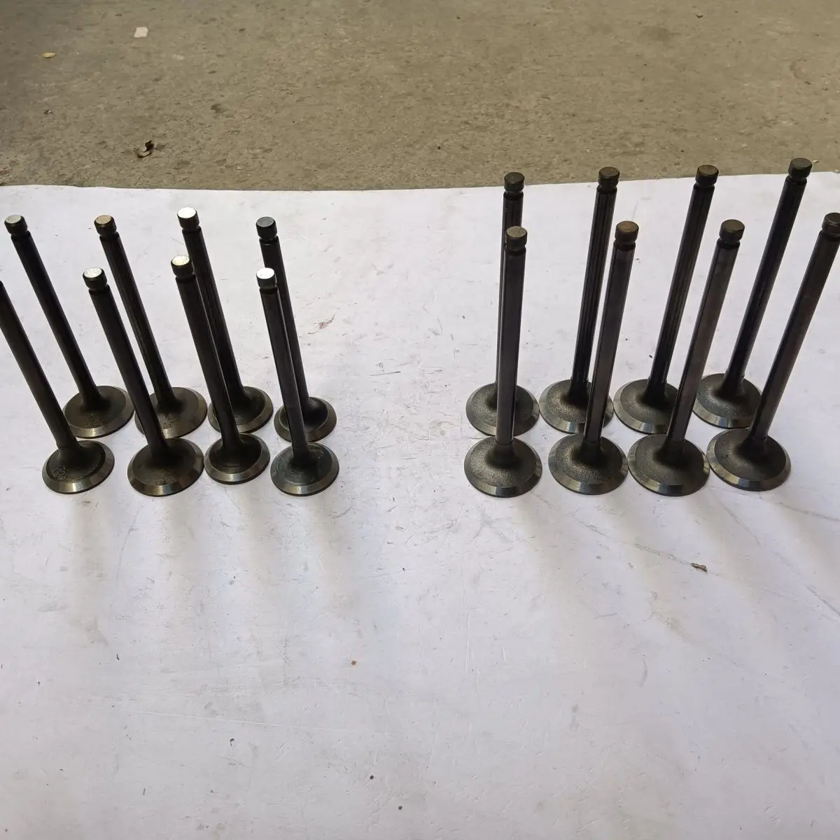 Auto parts High quality 16 pcs/set  Intake valve / exhaust valve for Chinese HAFEI LOBO LUBAO 468 Engine