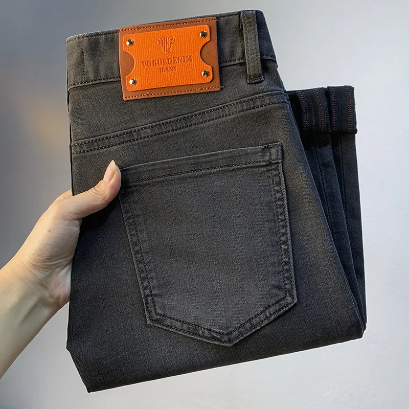 กางเกงยีนส์สีดำทรงตรงเล็ก สไตล์หรูหรา ระดับไฮเอนด์ สำหรับผู้ชาย รุ่นใหม่ล่าสุดประจำฤดูใบไม้ร่วงปี 2025 ทรงเข้ารูป สวมใส่ได้หลากหลาย สไตล์ลำลอง ความยาว 9 ส่วน