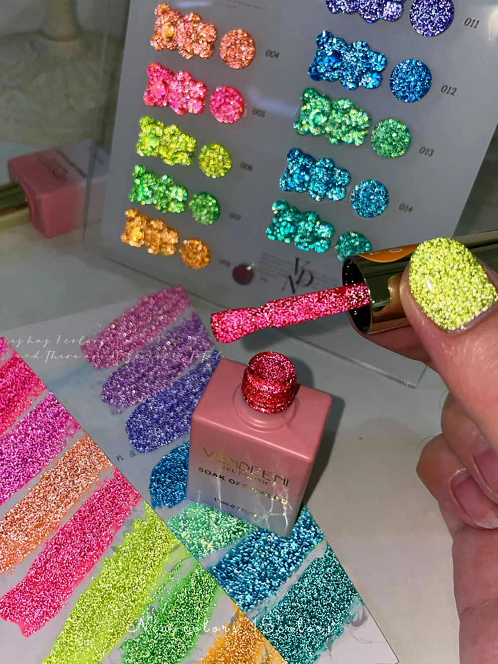 Vendeeni 15 Farben/Set Glitzer-Broken-Diamond-Gel-Nagellack, semi-permanenter UV-LED-Soak-Off-Gel-Lack mit Display – Detail 5