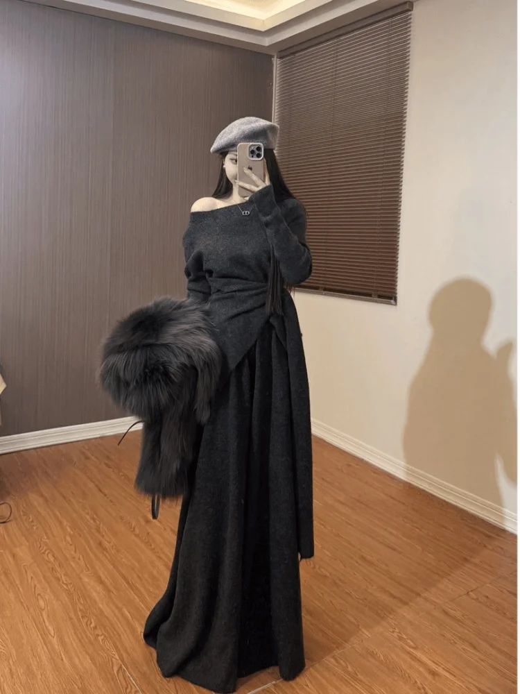 

Стильный повседневный комплект из двух предметов: женский топ с асимметричным вырезом на плече и утягивающие брюки. Осенняя мода, корейский стиль, вязаный свитер с длинными рукавами.