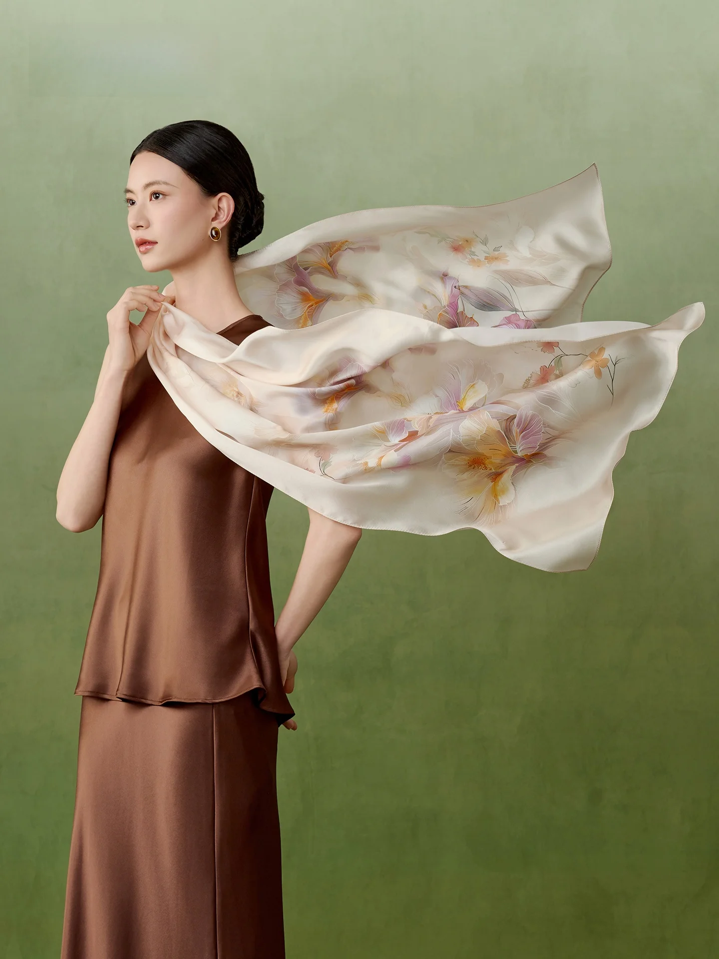 sciarpa-in-seta-stampata-lunga-per-la-festa-della-mamma-stile-cinese-shanghai-story-nuova-collezione-2026-per-anziani