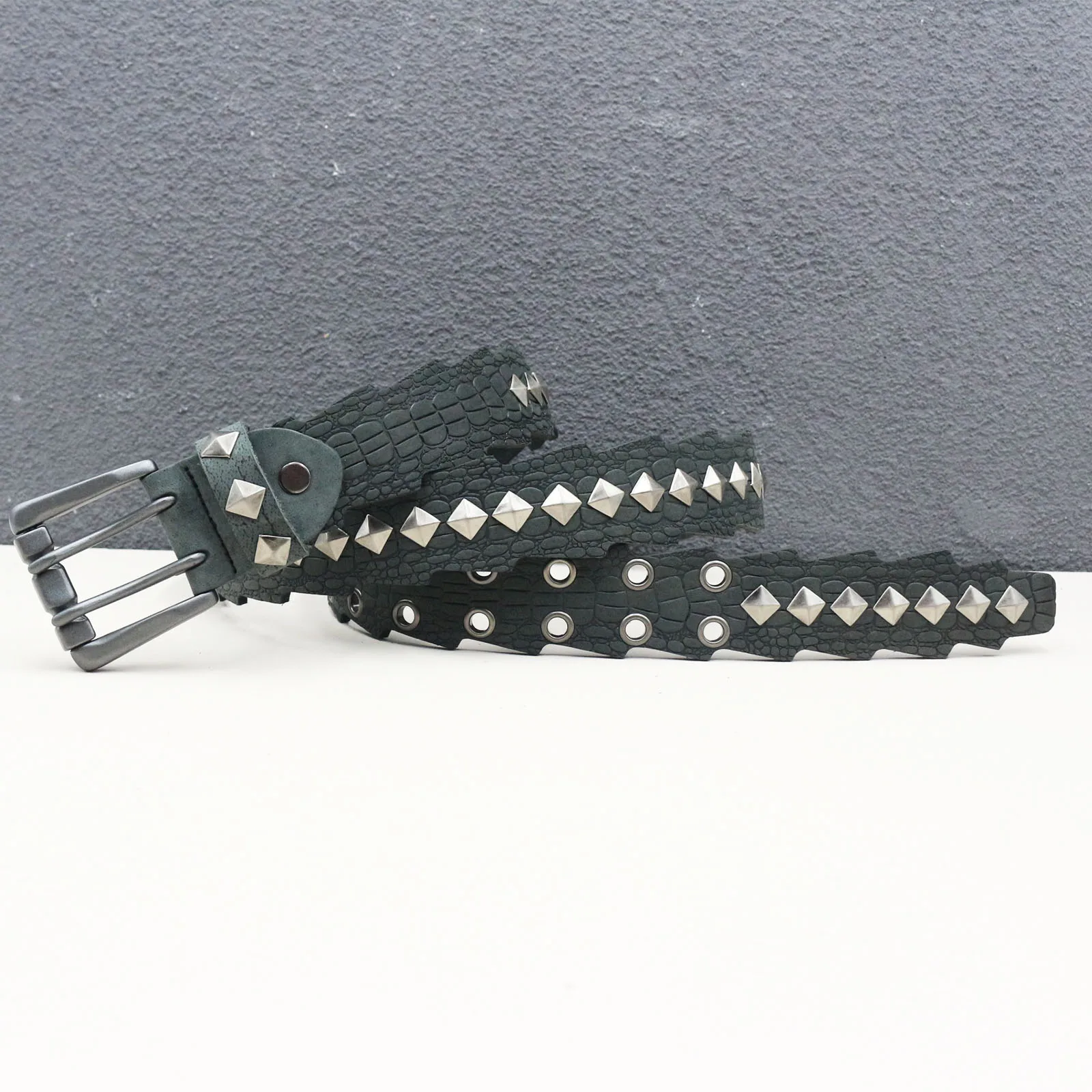 Croc Embossed Full Grain Leather Belt Pyramid Square Metal Stud Punk Rock Gothic Biker Waist Strap