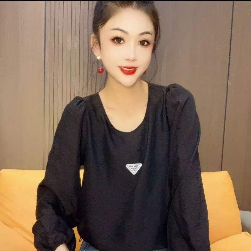 

Versatile Solid Color Round Neck Age-reducing Slimming Top 2025 New Autumn Fashion Shirt Women's Long-sleeved