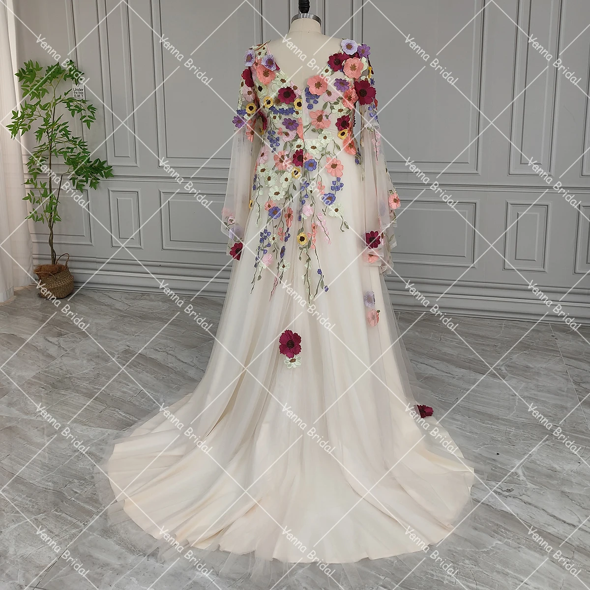 Large Size Colorful Wedding Photography Dress Long Wide Batwing Sleeves Customized Backless Zipper Embroidered Bridal Gowns