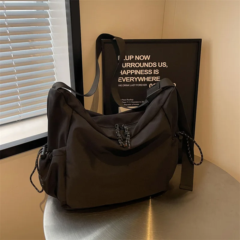 

Fashion commuter large-capacity shoulder bag women's 2024 new casual versatile tote bag Korean version of the armpit bag