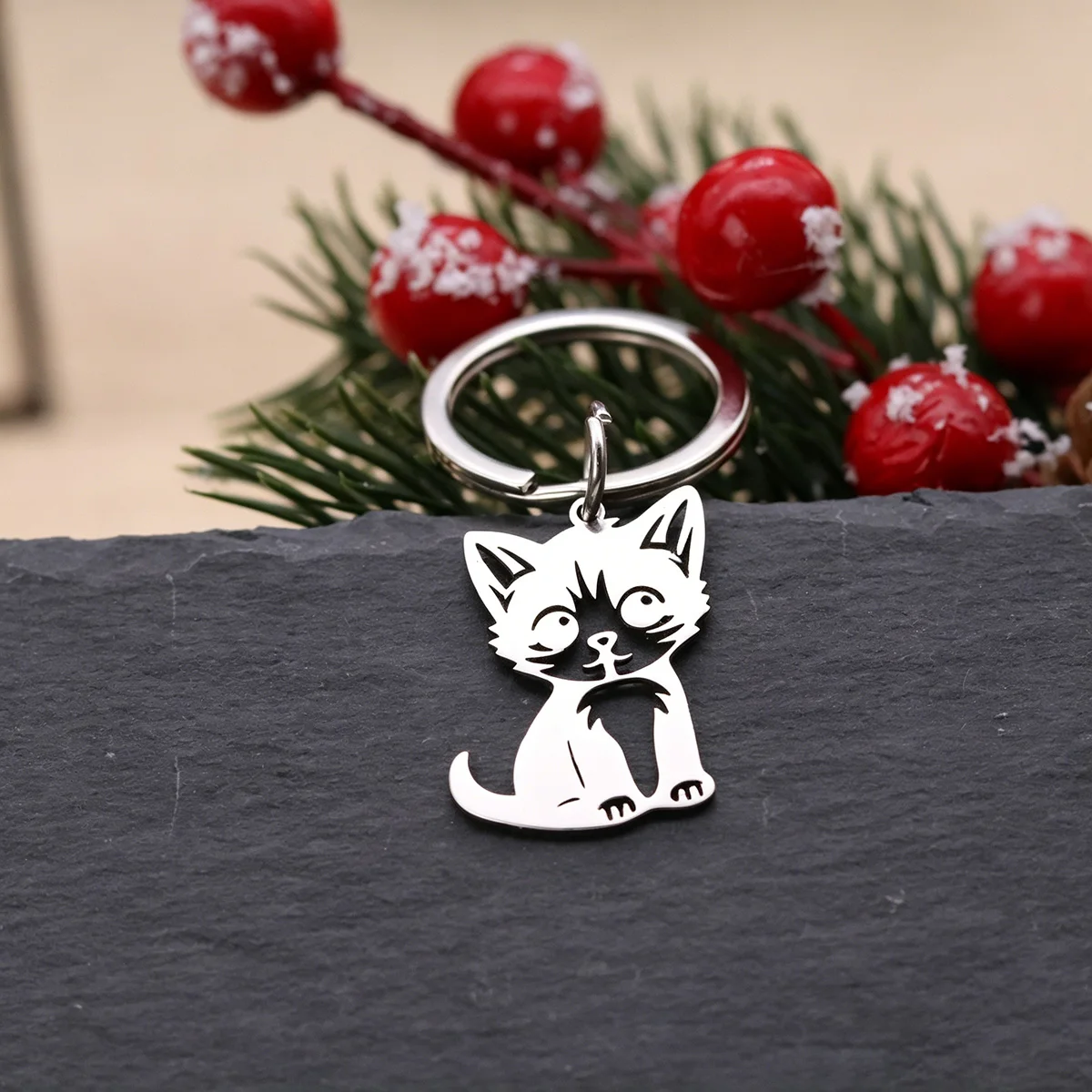 Cute Sitting Cat Keychain Stainless Steel Kitten Animal Pendant Keyring Backpack Bag Jewelry Accessories Gift for Men Women