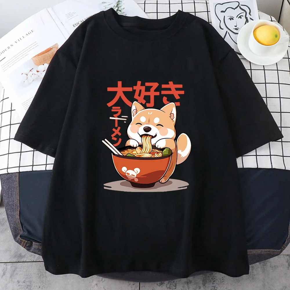 Shiba Inu Enjoying Ramen T-shirt 100% cotone T-shirt estiva di alta qualità Casual Donna/Uomo Kawaii Tshirt Camicie per ragazze carine