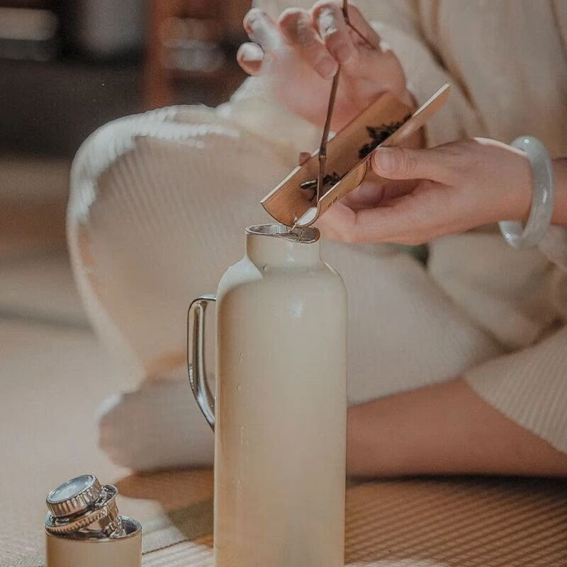 

Наземный горшок · Мини-чайник Фаршистый чайник Теплая бутылочка Побутовая термоизоляционная бутылка Теплая бутылка 595 мл