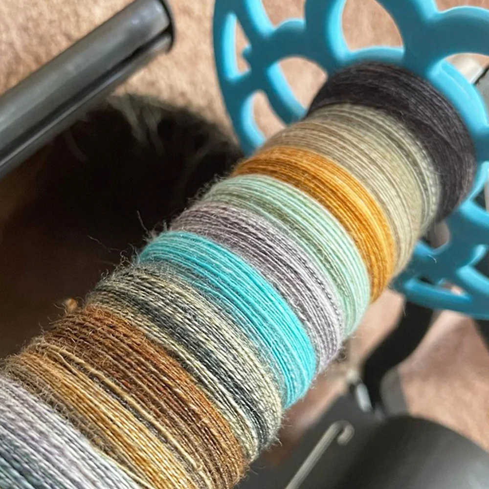 : AC100-240v Household Digital Display Mini Electric Spinning Wheel, Wool Fibre Twisting, Forward And Reverse With Pedal