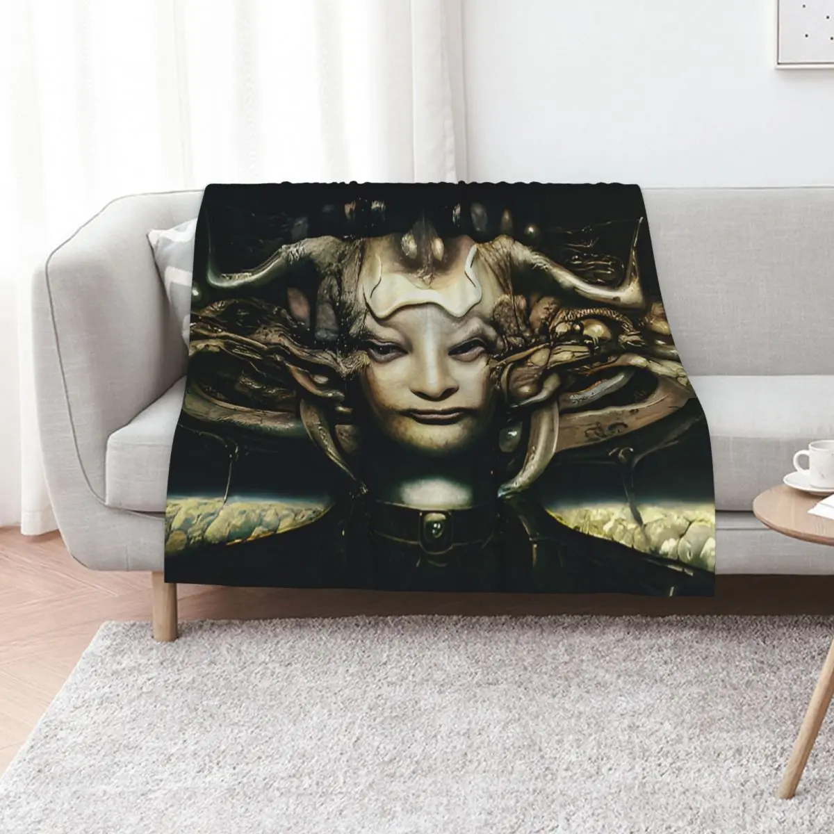 

HR Giger Xenomorph Woman Throw Blanket Soft Comfort Blanket for Reading Watching TV