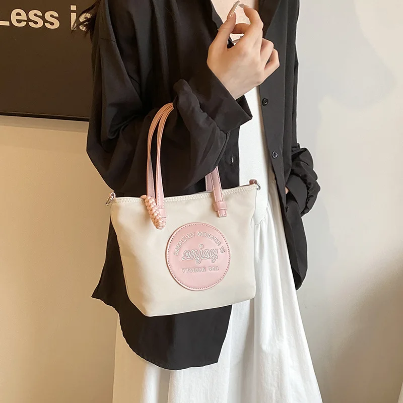 Contrast Color Versatile Ins Nylon Cloth Bag Women\'s 2024 New Fashion Portable Messenger Bucket Going Out Small Bag