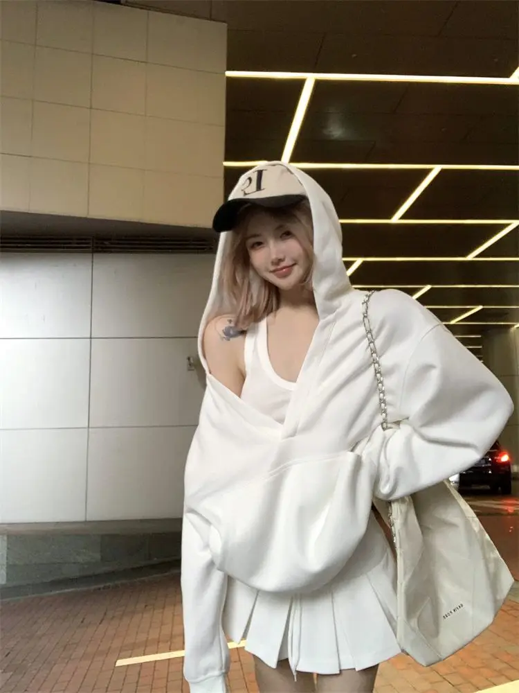 Casual White Hoodie Vest Women's Autumn 2026 New Pleated Skirt Half Skirt Three-piece Set Loose Style Fashionable Teenage Wear