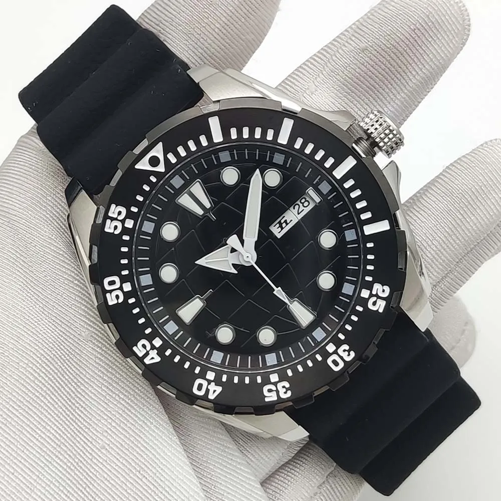 Business Fashion Men\'s Automatic Mechanical Watch NH36 Watch Sapphire Crystal Green Luminous Dial Waterproof Screw Crown