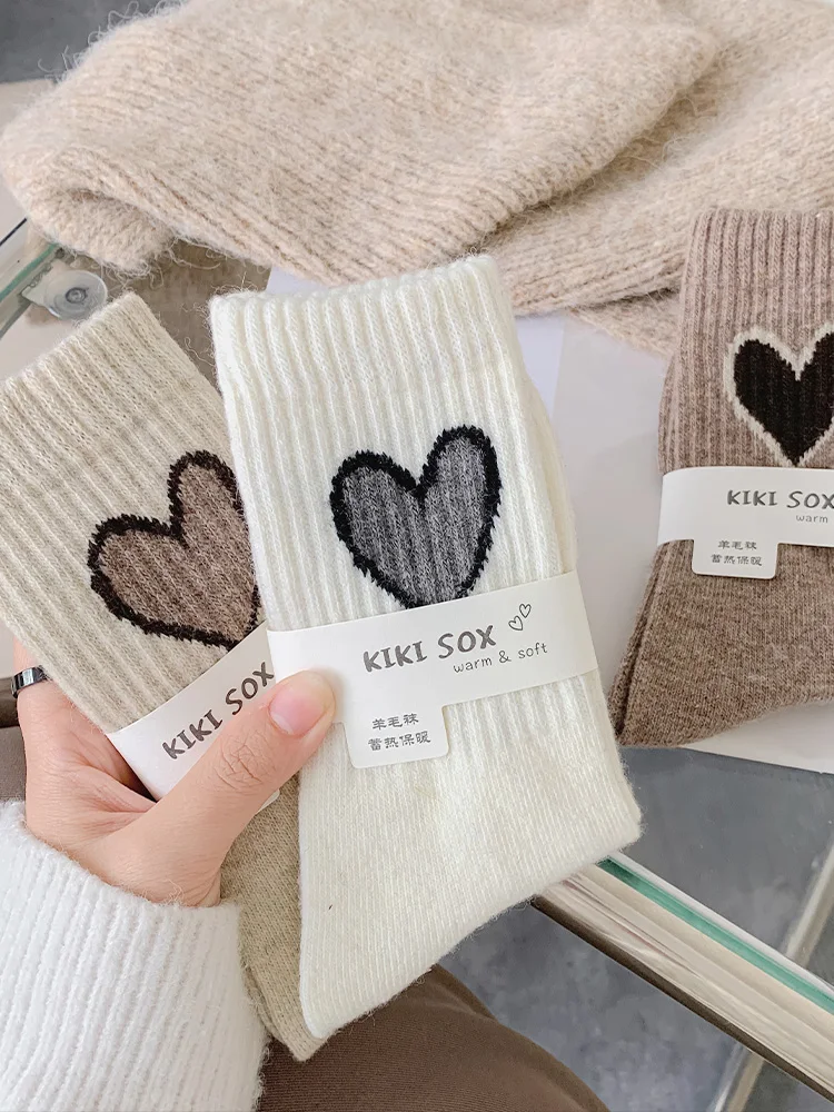 6 Paar Plüsch Liebes socken weibliche Retro Mid-Tube Socken Herbst und Winter sowie Plüsch und dicke Plüsch warme Socken ins Trend Mode