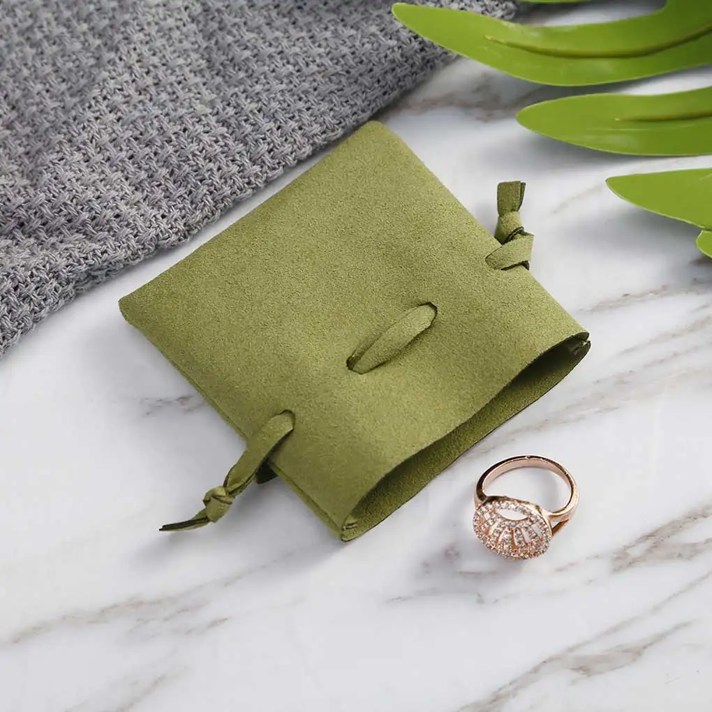 

Подарочный пакет на 50 штук: органайзер-карман для кабелей и телефонов