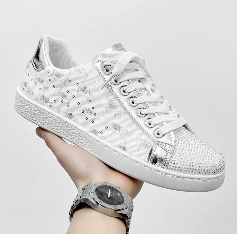 

Кроссовки, повседневная мужская парусиновая обувь, дизайнерские блестящие туфли в стиле панк с заклепками, модная уличная спортивная обувь из микрофибры на плоской подошве