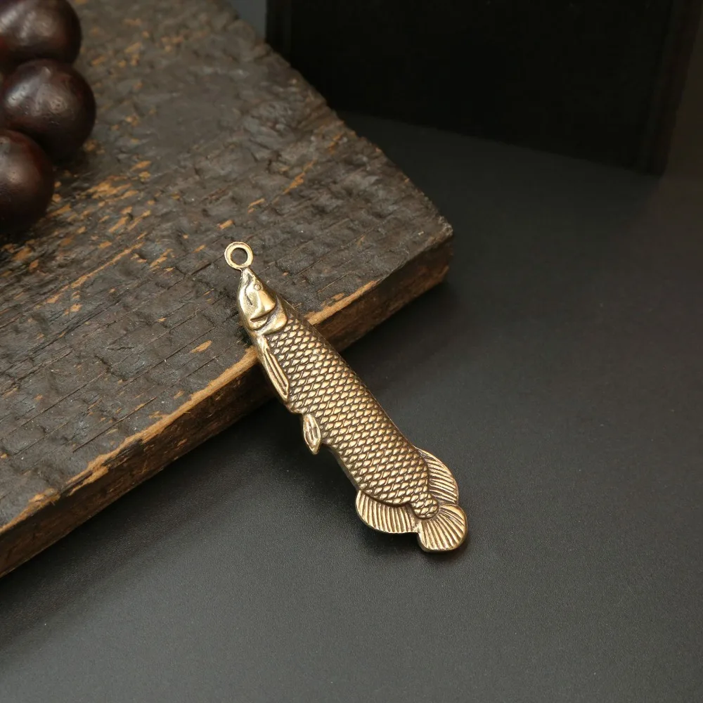 Abalorio Retro de pez de latón para mujer, colgante de llave de Metal dorado/bronce, colgante de llave de coche