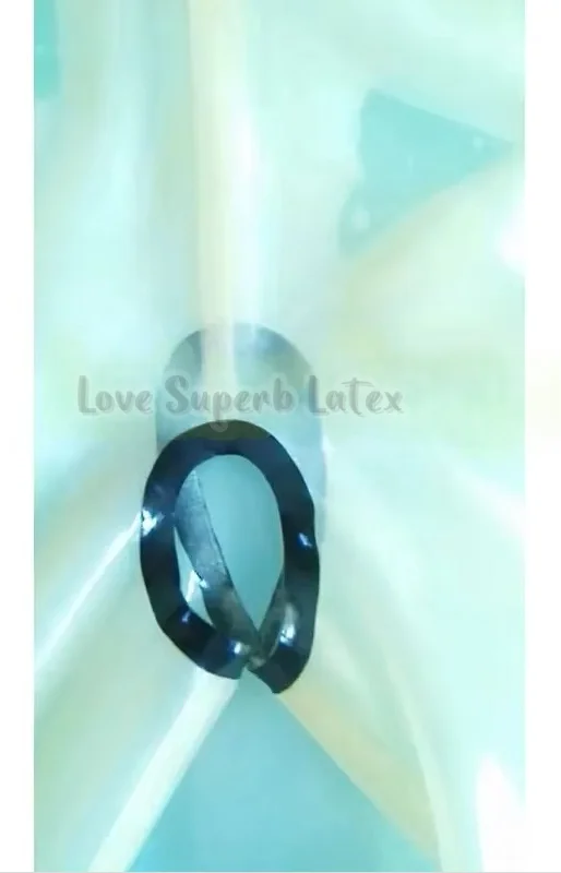 ชุดแคทสูทลาเท็กซ์เซ็กซี่แบบโปร่งใส ชุดจั๊มสูทรัดรูปยาง ชุดแคทสูทลาเท็กซ์รัดรูปเปิดหน้าอกและคร ฮาโลวีน