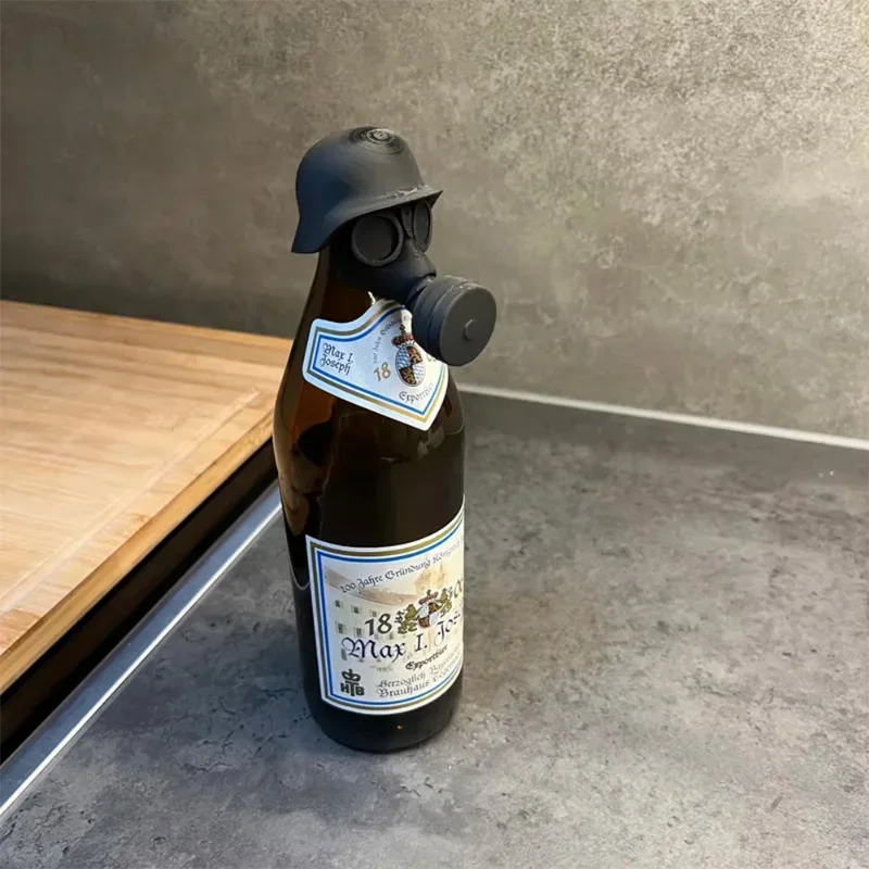 3D Printed Gas Mask Beer Bottle Helmet Decorative Lid Soldier Salute Beer Bottle Cap for BBQ Party Beer Enthusiasts Gift