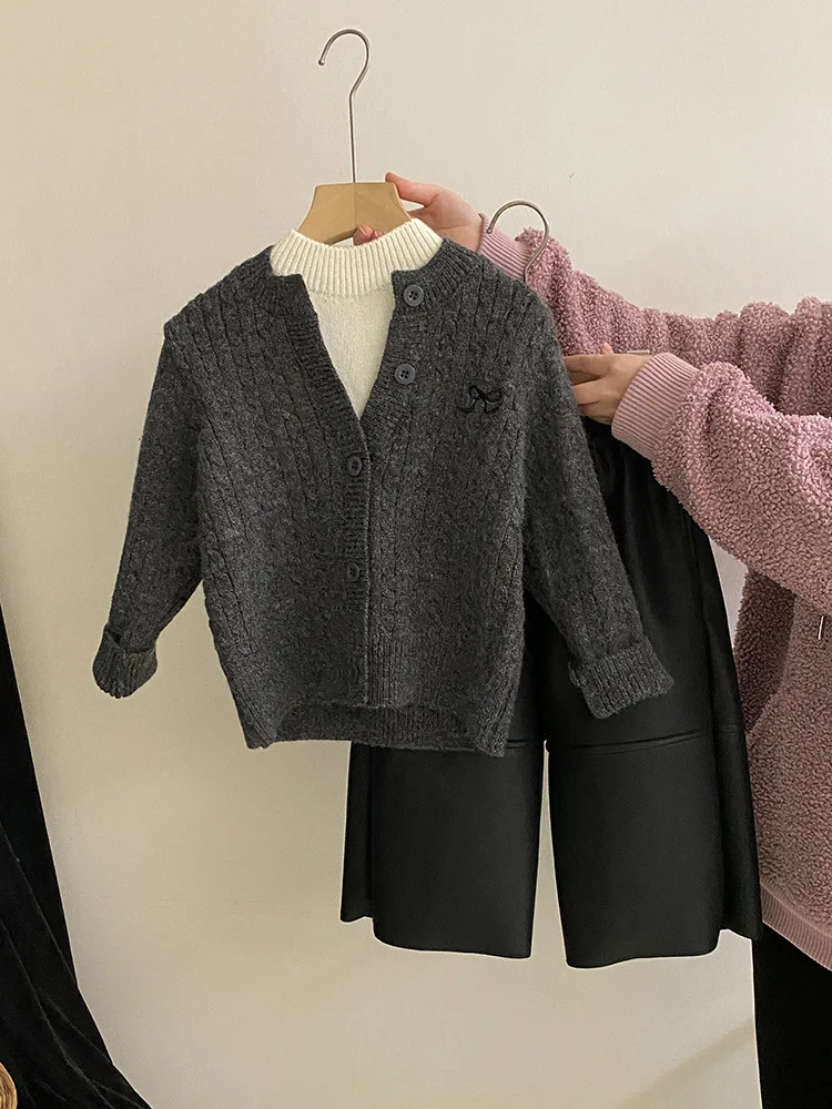 

Girls' Patchwork Fake Two-Piece Knitted Sweater Autumn Winter New Fleece-Lined Warm Leather Pants Fashion Set Trendy