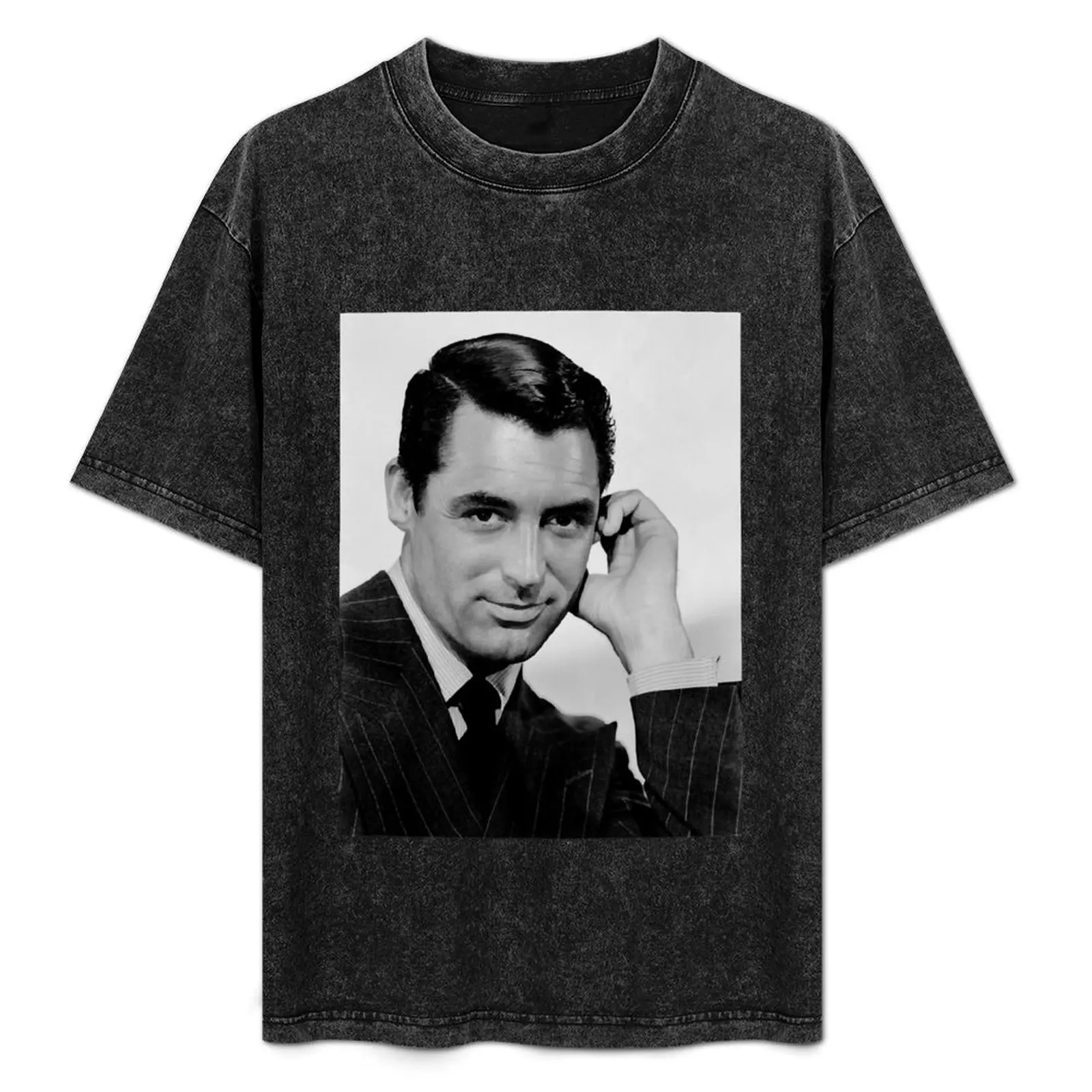 

Cary Grant - When people tell you how young you look, they are telling you how old are! T-Shirt