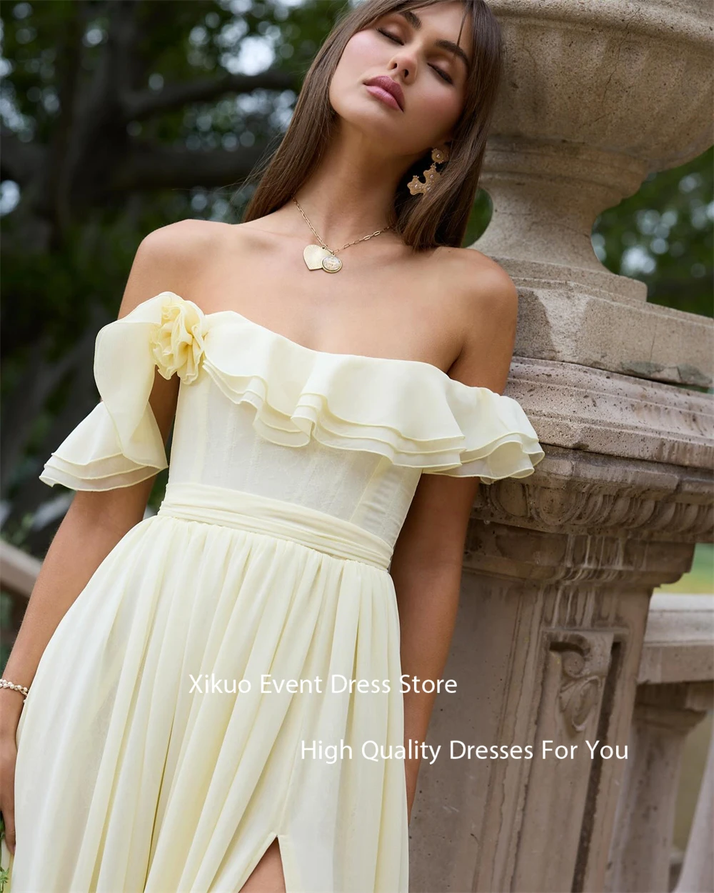 Xikuo Gaun Malam Sifon Kuning Elegan Gaun Prom Pesta Bunga 3D Berlipat Wanita Koktail Jubah Tanpa Tali A Line Disesuaikan