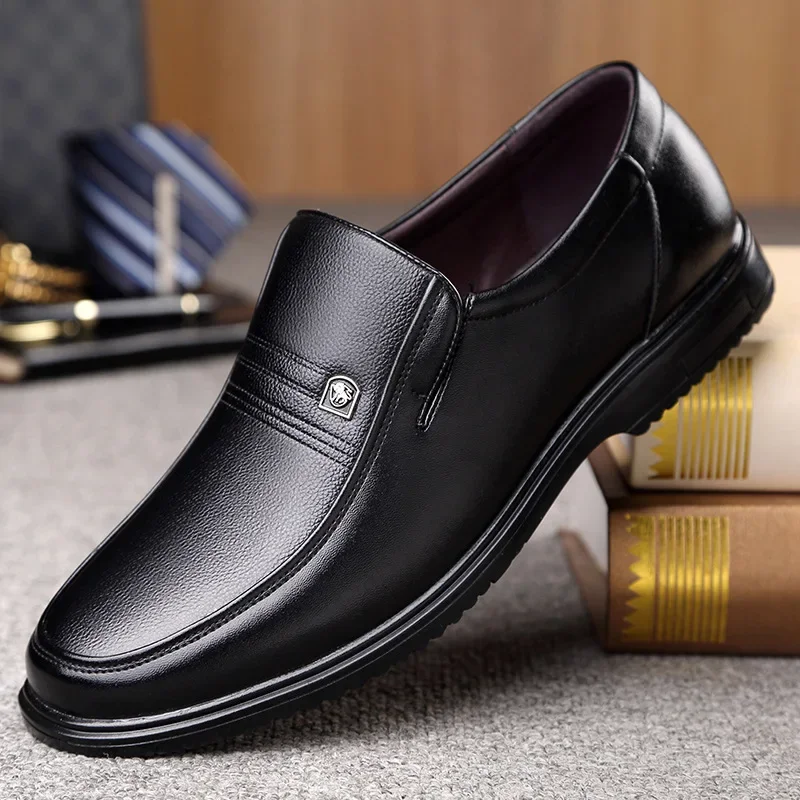 Handmade Shoes Men Loafers Slip On Business Casual Shoes Classic Soft Leather Hombre Breathable Men Shoes Flat Genuine Leather