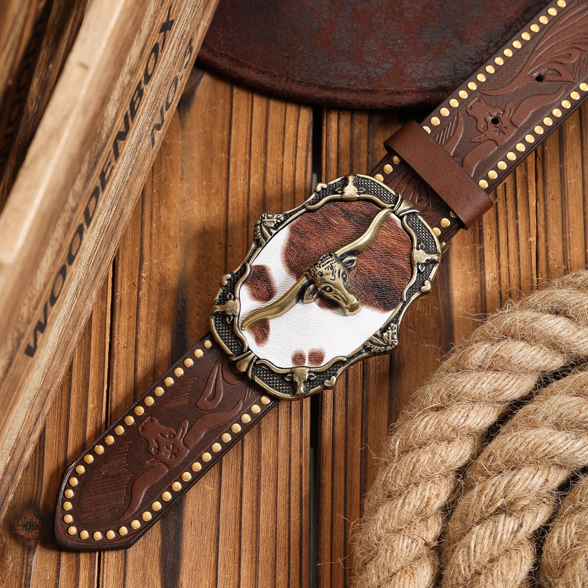 Ein PU-Gürtel für Damen und Herren, der den Stil von Western-Denim und Retro vereint, ist perfekt für alltägliche Freizeitausflüge. – Detail 4