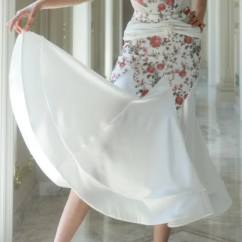 Aangepaste moderne Latin standaard dansjurk prestatiepak Rose hangende nek top visgraat half lichaamsrok voor dames