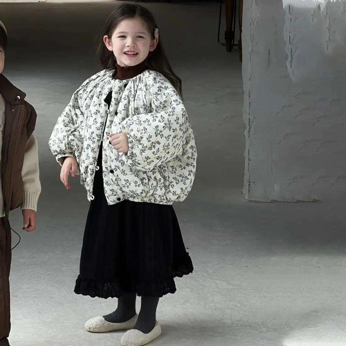 Ropa de algodón Floral coreano nuevo Casual todo-fósforo cálido y de moda Linda Chaqueta de algodón Floral ropa para niños