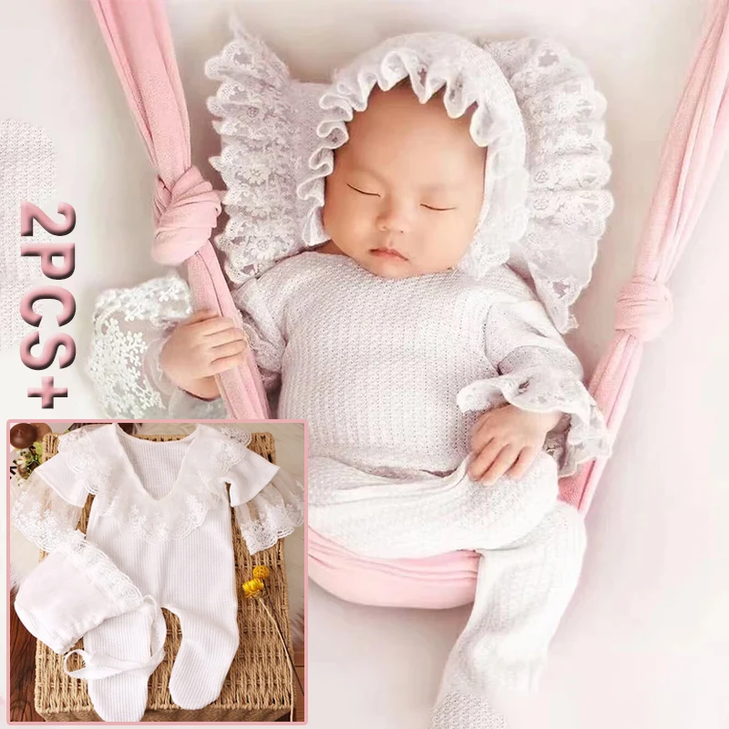 

Комплект для фотосессии новорожденных из 2 предметов: белый кружевной комбинезон, шапочка с кружевной отделкой, комбинезон-человечек для девочки, реквизит