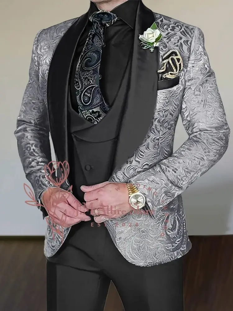 Silbergrauer Jacquard-Anzug für Herren, 3-teiliges Set, schwarze Satinjacke, Weste, Hose, maßgeschneiderte Passform für Hochzeit, Bräutigam, Cocktailparty, Smoking
