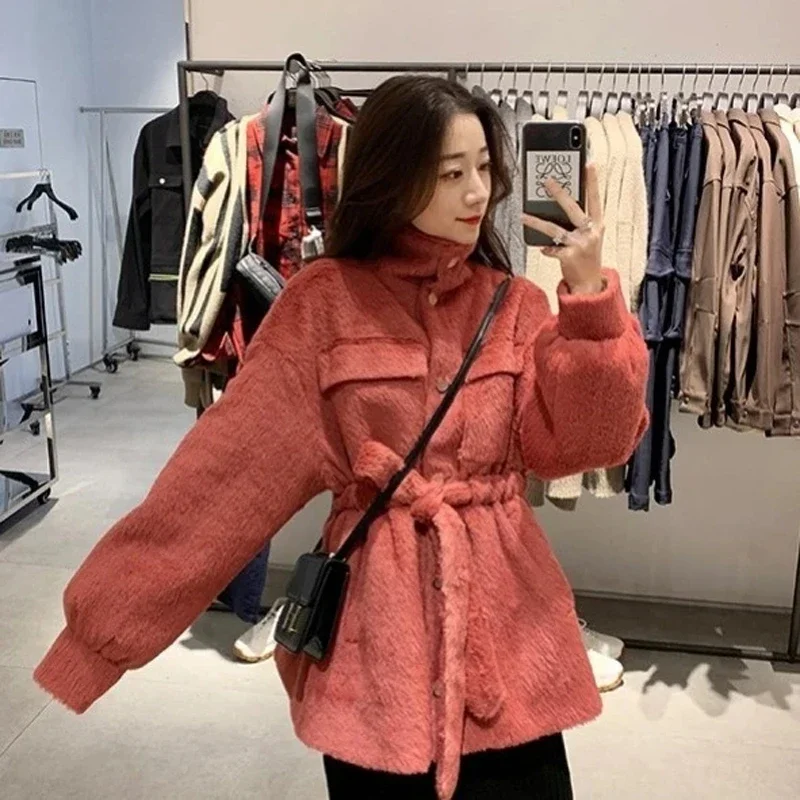 

Fashion Thick Warm Winter Jacket Woman Made Fur Coat Super Atmosphere Slim Teddy Fashion Long Sleeve Women Jacket