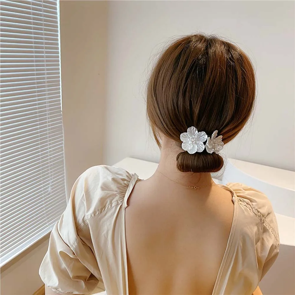 Convenient Quick Styling Hair Dish Artifact for Women Elegant White Shell Flower Female Commute Hair Device