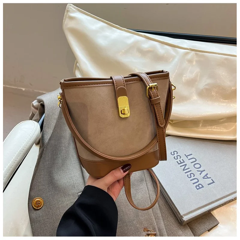 

Ladies Small Crossbody Bag with Tassel PU Leather Cute Suitable for Daily Errands and Dating Trips