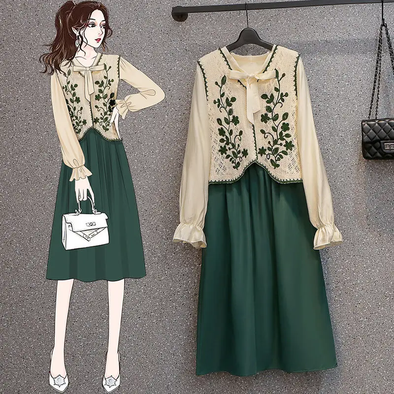 

2024 Spring/Summer New Fashion Set Skirt Women's Versatile Shirt Knitted Vest Green Half Skirt Style Slimming Three Piece Set