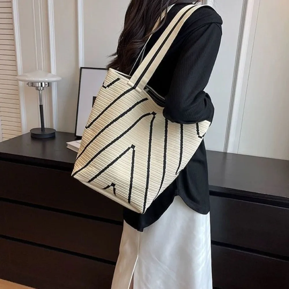 Fashion Handbag Shoulder Bag Triangle Wave Large Capacity Knitted Bag Striped Pattern Underarm Bag Women