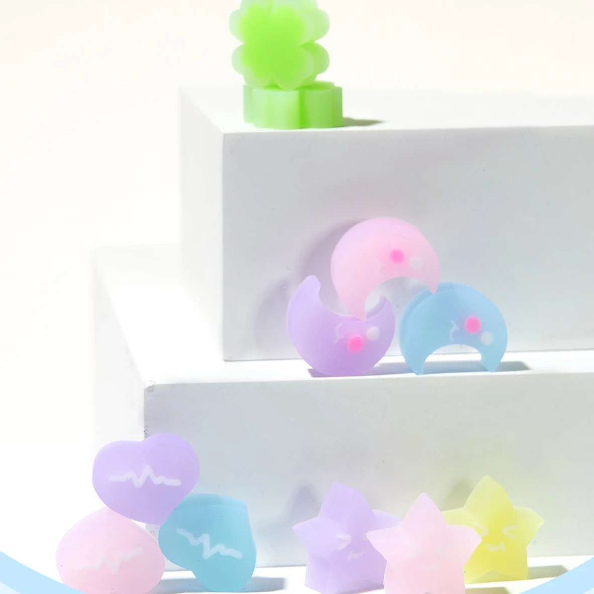 12 قطعة/الوحدة لطيف الكرتون Noctilucent ممحاة محاصر Kawaii القمر ستار البرسيم الحب شكل قلم رصاص المطاط طالب المدرسة القرطاسية هدية